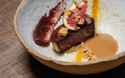 Foie “pôele” amb melmelada de figues, escabetx de ceba  i gaspatxo de torró de